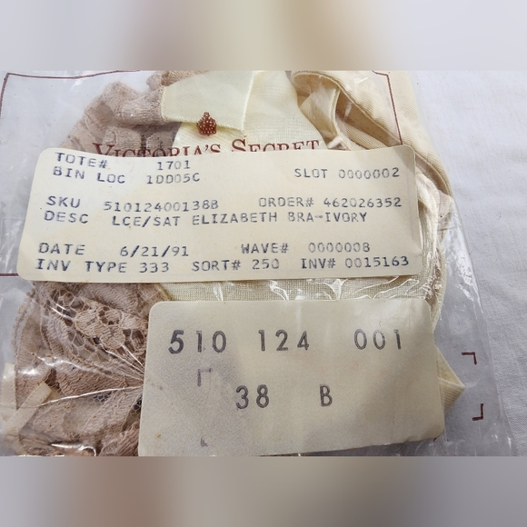 ❤ NWT VINTAGE VICTORIA'S SECRET LACE / SATIN ELIZABETH UNDERWIRE BRA IVORY 38B - Picture 5 of 5